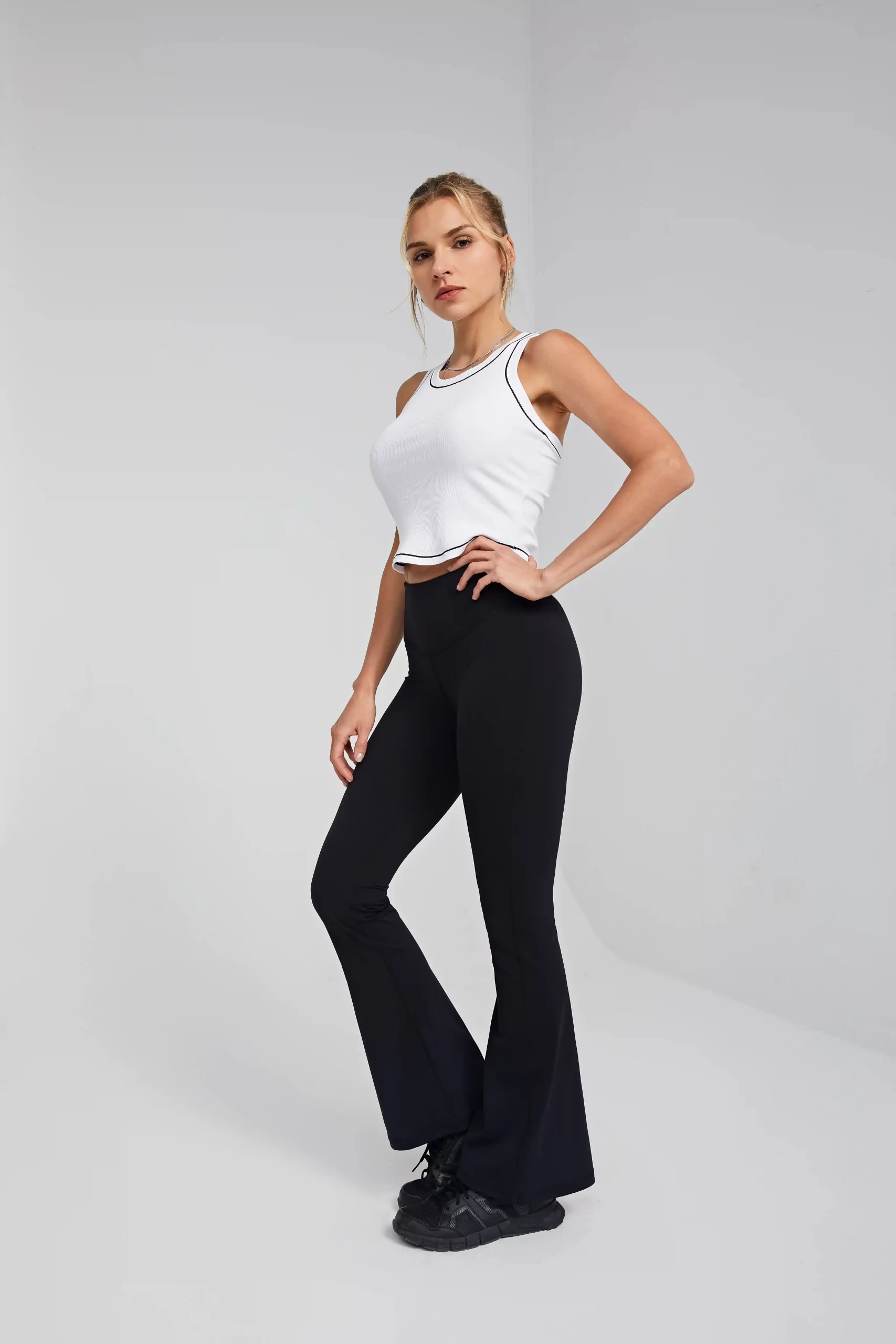 Body-positive crop top outfits for curvy, petite, and athletic figures.