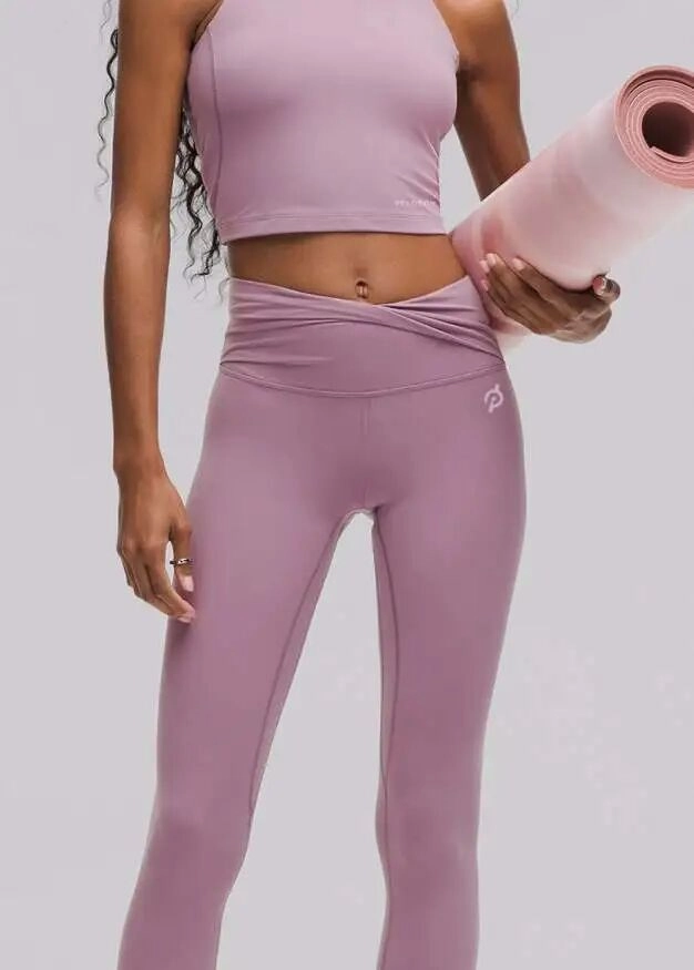 Artistic Waistband Design for Yoga Wear